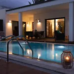 Mamma Mia Sleeps 6 With Pool וילה