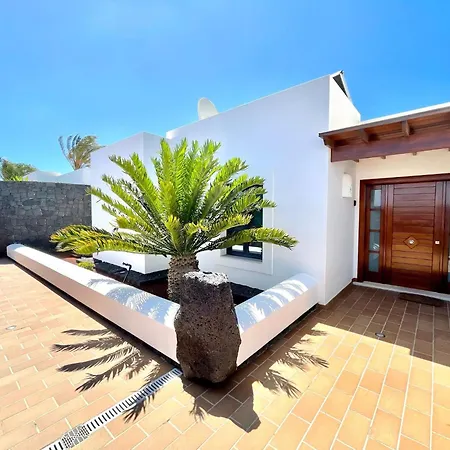 Mamma Mia Sleeps 6 With Pool Villa Playa Blanca
