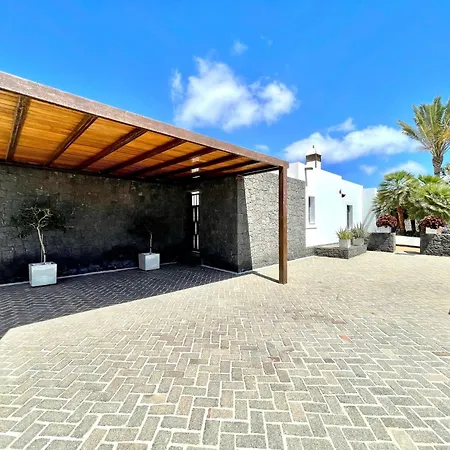 Willa Mamma Mia Sleeps 6 With Pool *