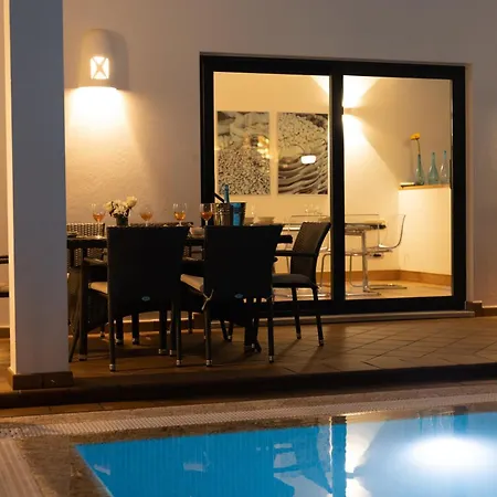 Villa Mamma Mia Sleeps 6 With Pool Playa Blanca