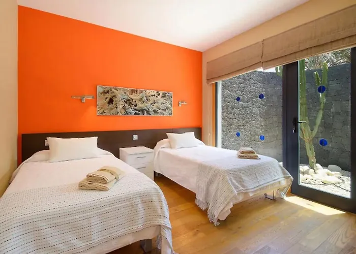 Villa Mamma Mia Sleeps 6 With Pool *
