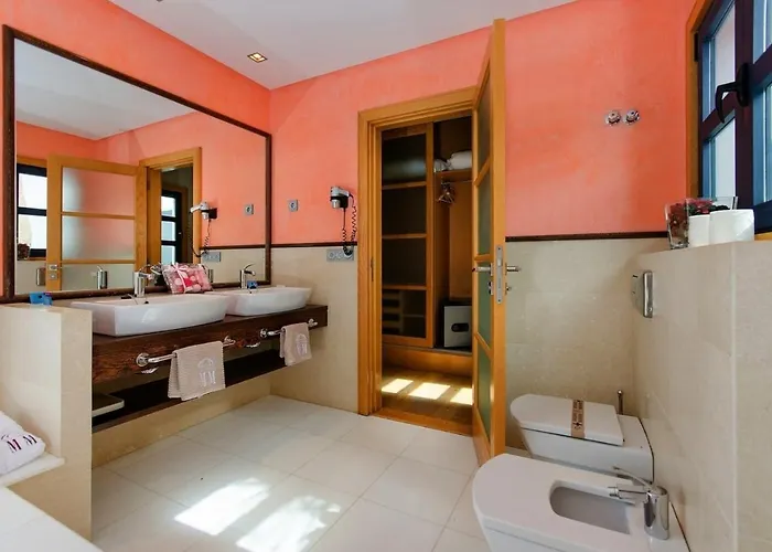 Villa Mamma Mia Sleeps 6 With Pool