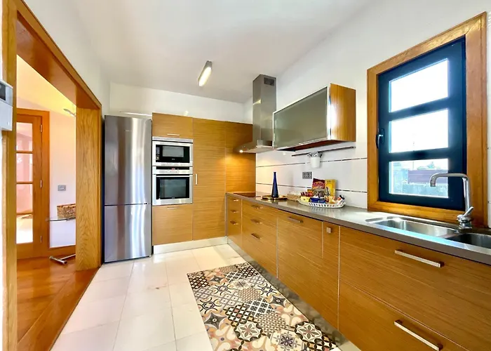 Villa Mamma Mia Sleeps 6 With Pool Playa Blanca (Lanzarote)