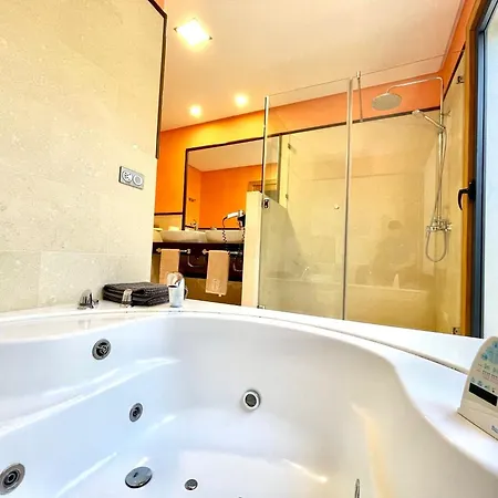 Mamma Mia Sleeps 6 With Pool 빌라 플라야블랑카