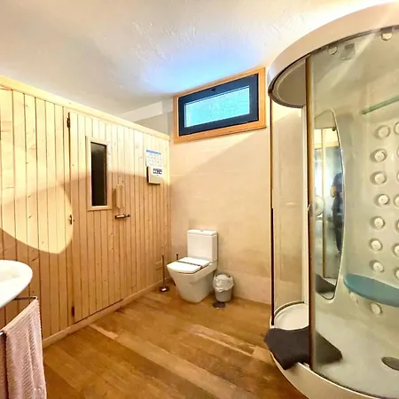Mamma Mia Sleeps 6 With Pool 빌라