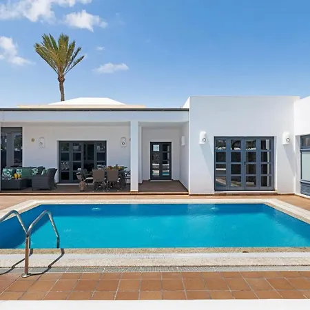 Mamma Mia Sleeps 6 With Pool プラヤ・ブランカ
